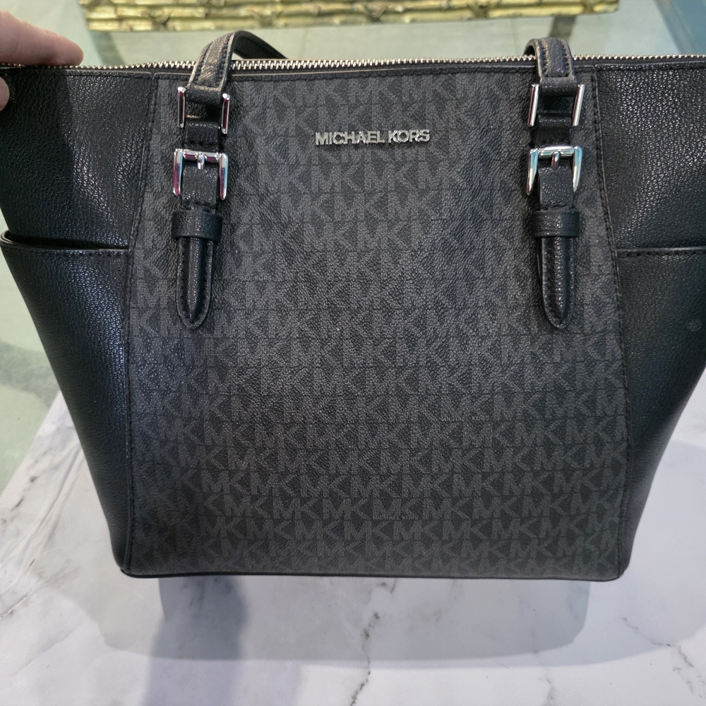 Michael Kors Black Signature Tote
